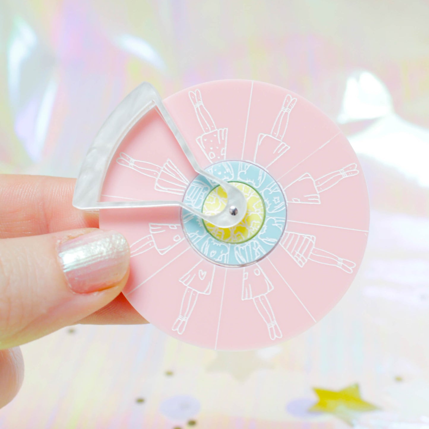 Fashion Wheel Brooch